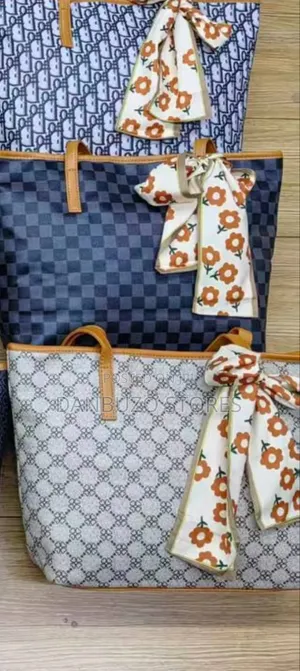 Stylish Tote Bag With Scarf