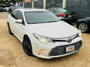 Toyota Avalon Touring FWD Sedan (3.6L 6cyl 6A) 2016 Gold