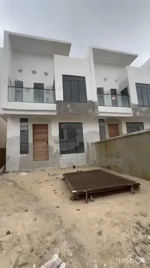 4bdrm Townhouse/Terrace in Ikota for sale