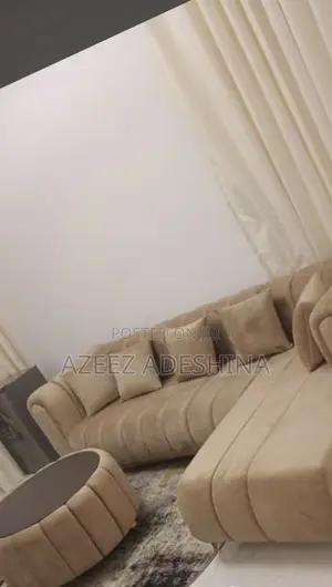 Chair With Throw Pillows
