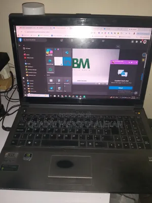 Laptop Clevo W350ET 12GB Intel Core i7 HDD 256GB
