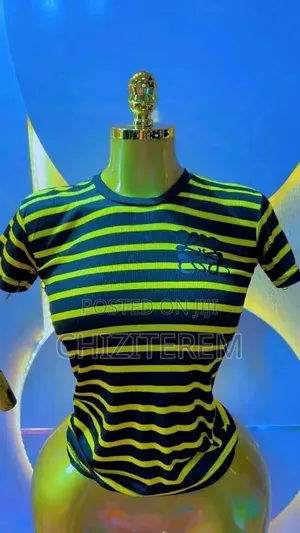 Trendy Scripted Crop Top-Different Colours-Fitted Short Sleeve