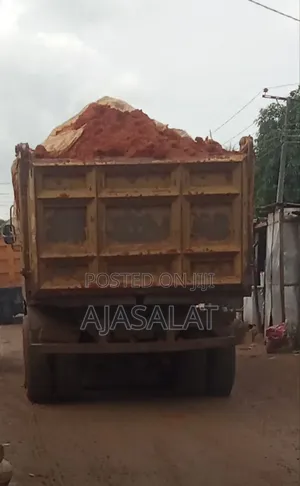30 Ton of 2/4 Granite