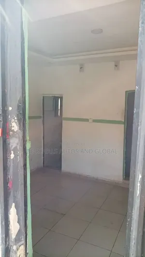 1bdrm Duplex in D Royal Apartments., Burum for rent