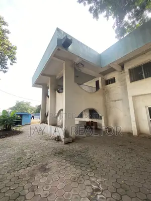 Commercial Building for Rent
