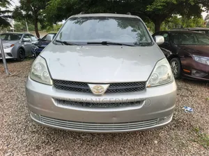 Toyota Sienna 2005 Gray