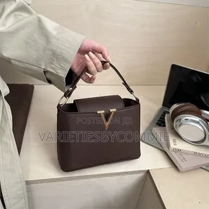 Elegant Women's Leather Handbag | Crossbody Top Handle Bag