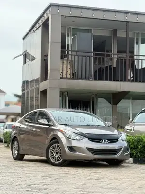 Hyundai Elantra GLS Automatic 2012 Brown