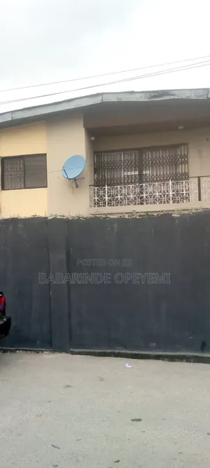 10bdrm Block of Flats in Toyin Street Unity for sale