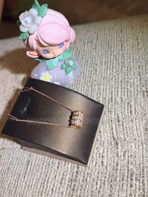 APM Large Curve Necklace