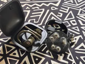 Powerbeats Pro Wireless Earbuds W/Charge Case- Moss Green