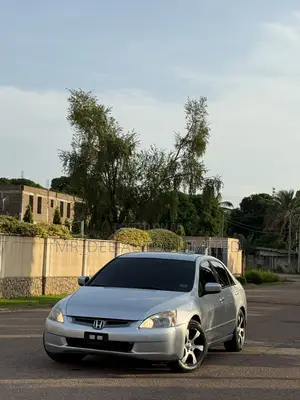 Honda Accord 2005 Silver