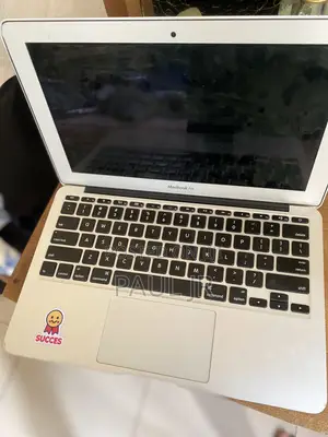 Laptop Apple MacBook Air 2015 4GB Intel Core i5 HDD 128GB