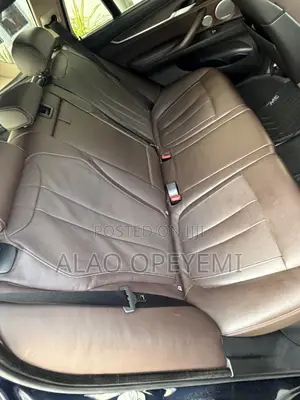 BMW X5 xDrive50i 4dr SUV AWD (4.4L 8cyl Turbo 8A) 2015 Blue