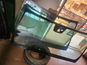 MERCEDES-BENZ ML350 166 Windscreen Glass
