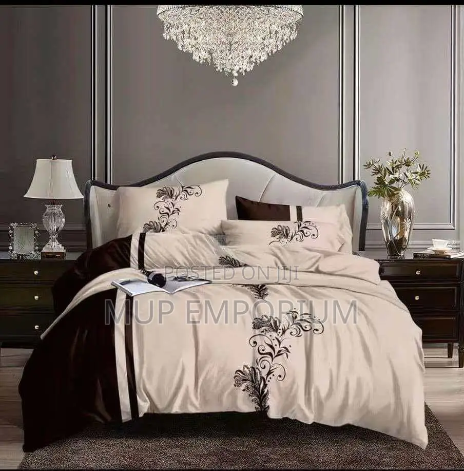 Premium Bedding Set: Bedsheet and Pillowcases