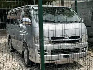 Toyota HiAce 2010 Silver