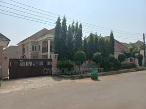 4bdrm Duplex in Saraha Home Security, Life Camp for sale