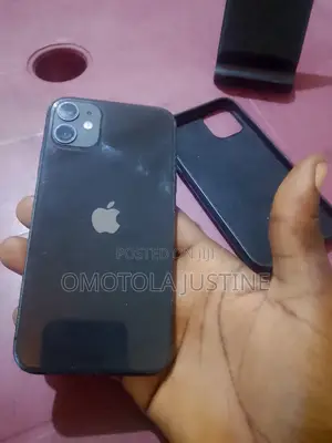 Apple iPhone 11 64 GB Gray
