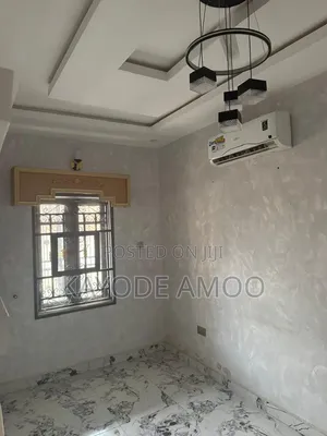 4bdrm Bungalow in Dss Quarters, Idishin for rent
