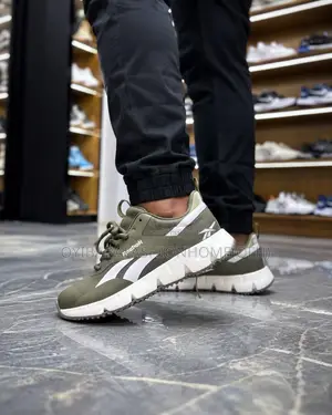 Reebok Sneakers