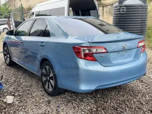 Toyota Camry LE 4dr Sedan (2.5L 4cyl 6A) 2013 Blue