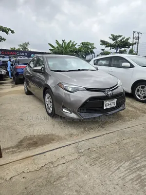 Toyota Corolla 2019 Gold