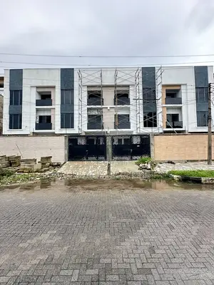4bdrm Townhouse/Terrace in Ademola Adetokunbo for sale