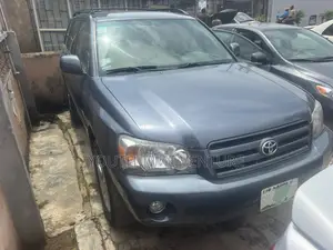 Toyota Highlander V6 2005 Blue