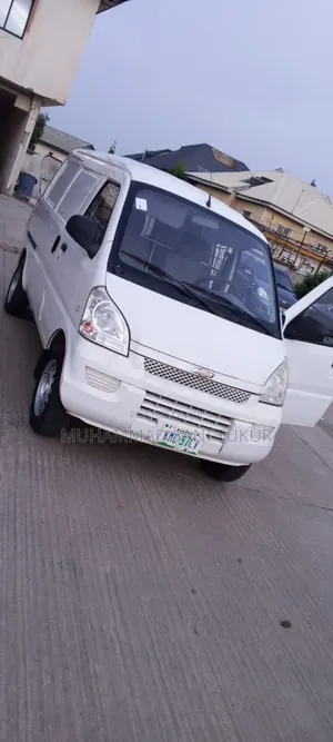 Chevrolet 3500 2015 White