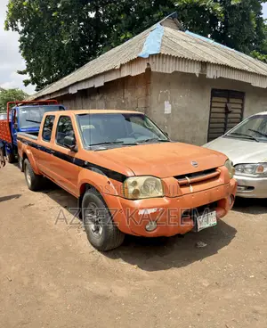 Nissan Frontier Automatic 2005 Orange