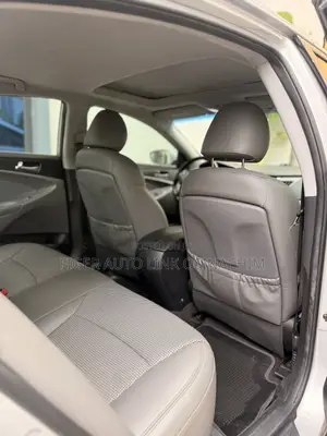 Hyundai Sonata SE 2.0T Sedan FWD (2.0L 4cyl 6A) 2012 Silver