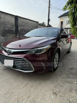 Toyota Avalon XLE Premium Sedan FWD (3.5L 6cyl 6A) 2013