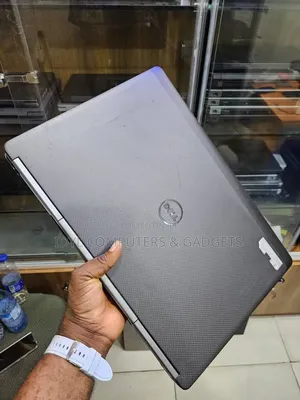 Laptop Dell Precision 17 7720 32GB Intel Core i7 HDD+SSD 512GB