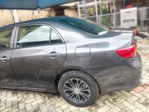 Toyota Corolla LE 4dr Sedan (1.8L 4cyl 4A) 2010 Gray
