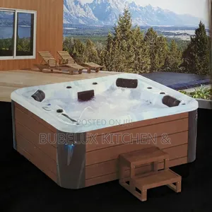 Brand New Outdoor 4-Seater Spa Jacuzzi Hot Tub With Steps Jets