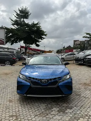 Toyota Camry XLE V6 FWD (3.5L 6cyl 8AM) 2018 Blue