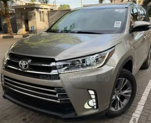 Toyota Highlander 2016 Gold