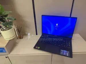 Laptop MSI Stealth 16 AI Studio 32GB AMD Ryzen 9 SSD 1T