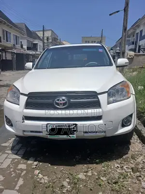 Toyota RAV4 2010 White