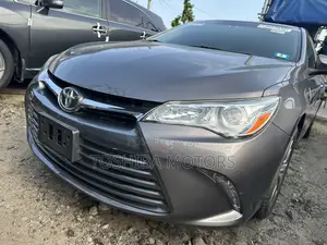 Toyota Camry XLE 4dr Sedan (2.5L 4cyl 6A) 2016 Gray