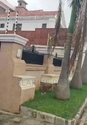 5bdrm Duplex in Estate, Asokoro for sale