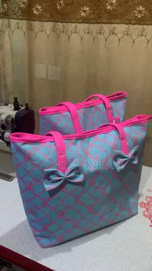Trendy Tote Bag for Classy Ladies