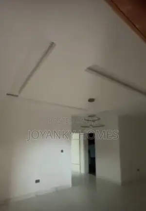 2bdrm Apartment in Lakeview Estate, Amuwo-Odofin for sale