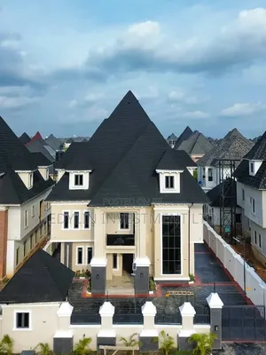 7bdrm Duplex in Karsana for sale