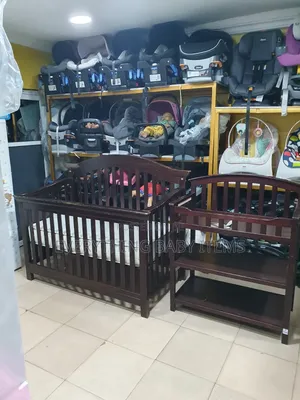 Tokunbo Graco Convertible Wooden Cot With Changer