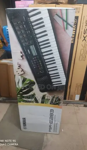 Original Yamaha Keyboard PSR-E283