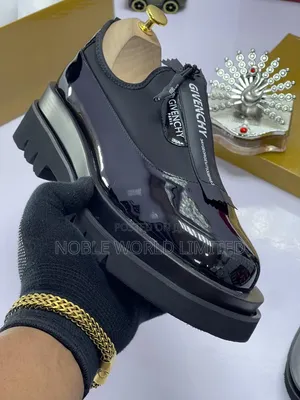 Givenchy Men's Authentic Shoes DMN 6d