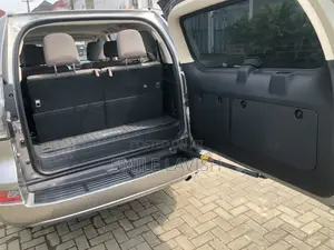 Lexus GX 2023 Silver