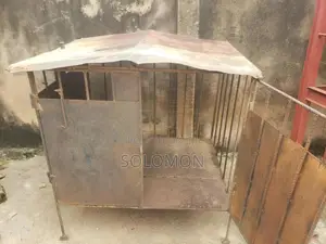 Movable Solid Iron Dog Cage for Give Away Price